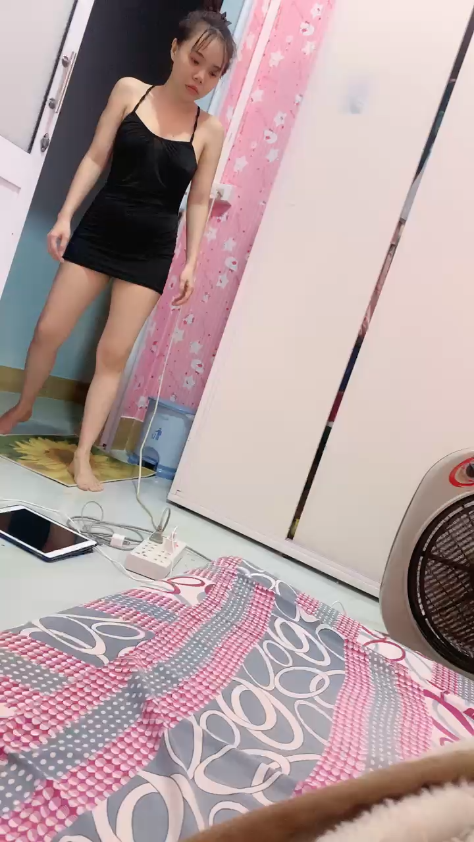 (sex vn) Chịch em idol liveshow đầm đen hai dây