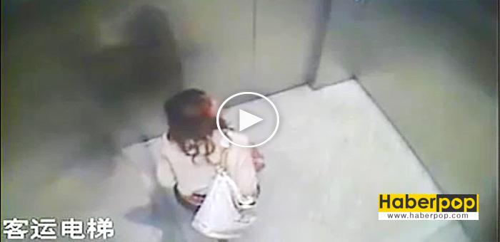 Asansörün-içine-tuvaletini-yapan-Çinli-kadın-play