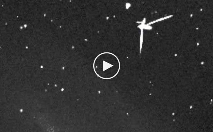 dort-bacakli-ufo-goruntulendi-iddiasi-heyecanlandirdi-tuhaf-haberleri