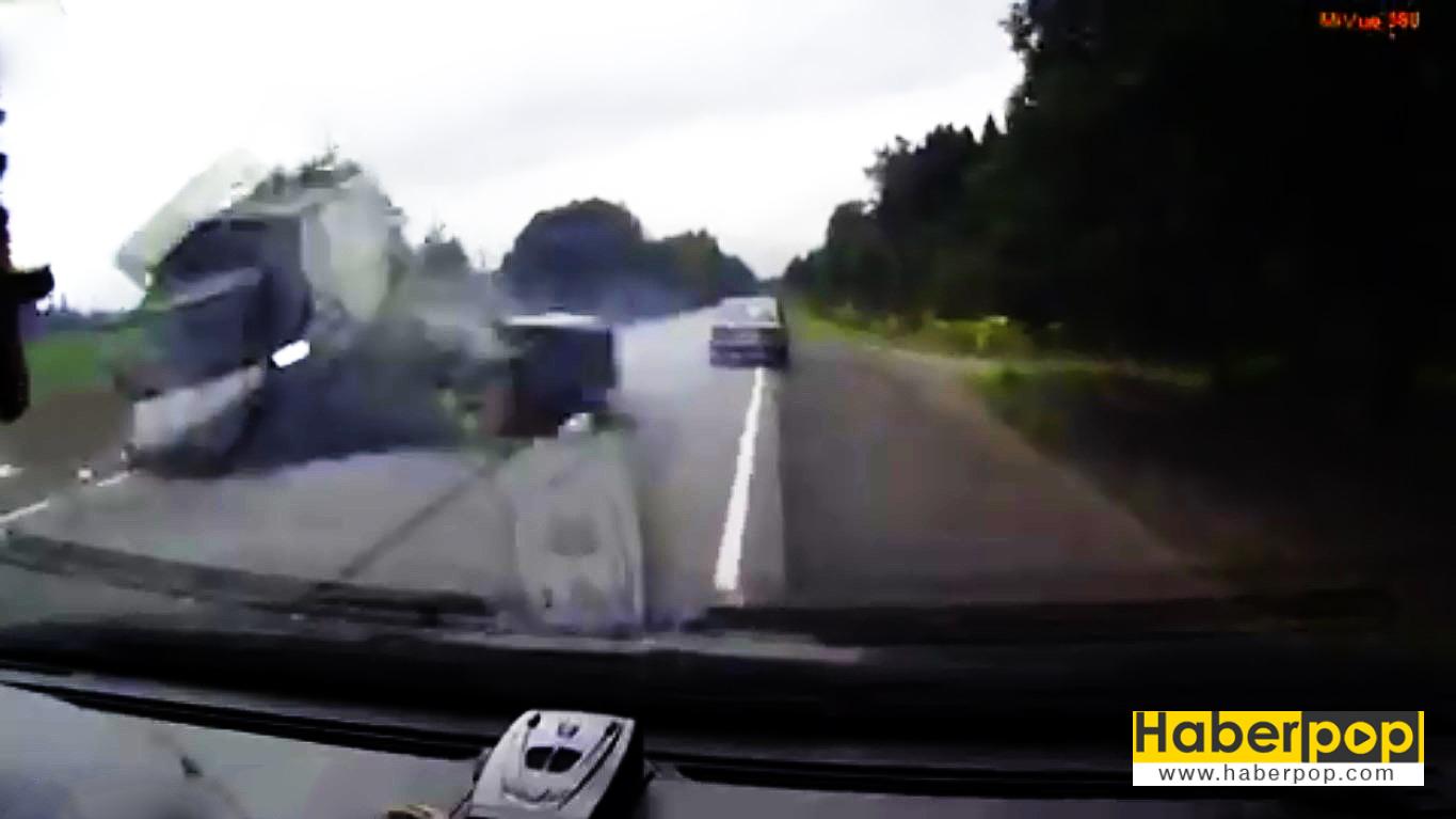 Hatalı-sollama-yapan-şoför-camdan-fırladı-videosu