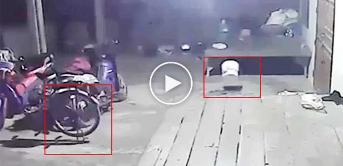 Herkes-bunu-konusuyor-Hayalet-bisiklet-mi-surdu-videosuizle-ilginc-haberler