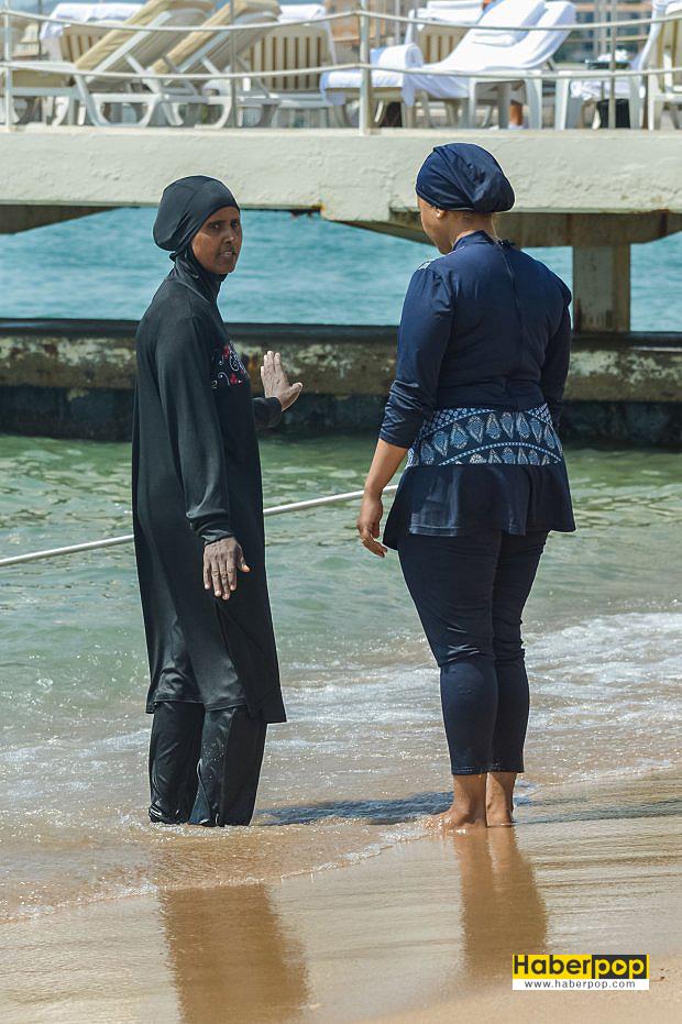 Müslüman-kadın-haşema-ile-denize-girince-plajdan-kovuldu