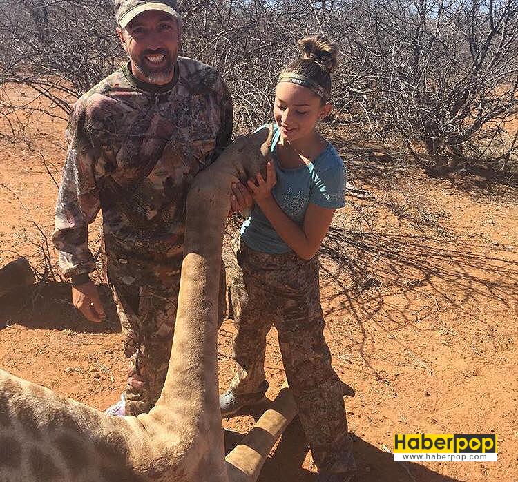 Öldürdüğü-hayvanlarla-fotoğraf-çeken-12-yaşındaki-kız-video