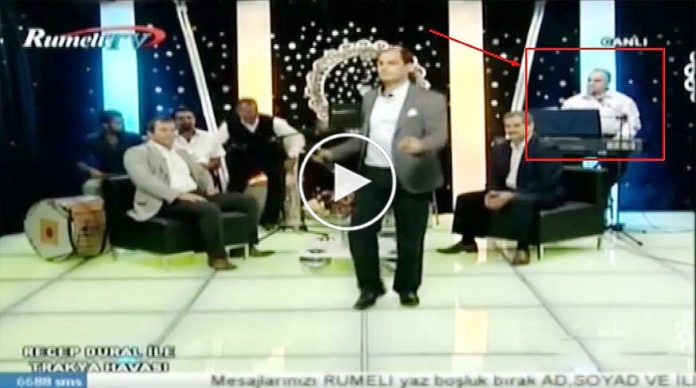 rumeli-tvde-org-yere-dustu-muzisyen-calmaya-devam-etti-izle-video